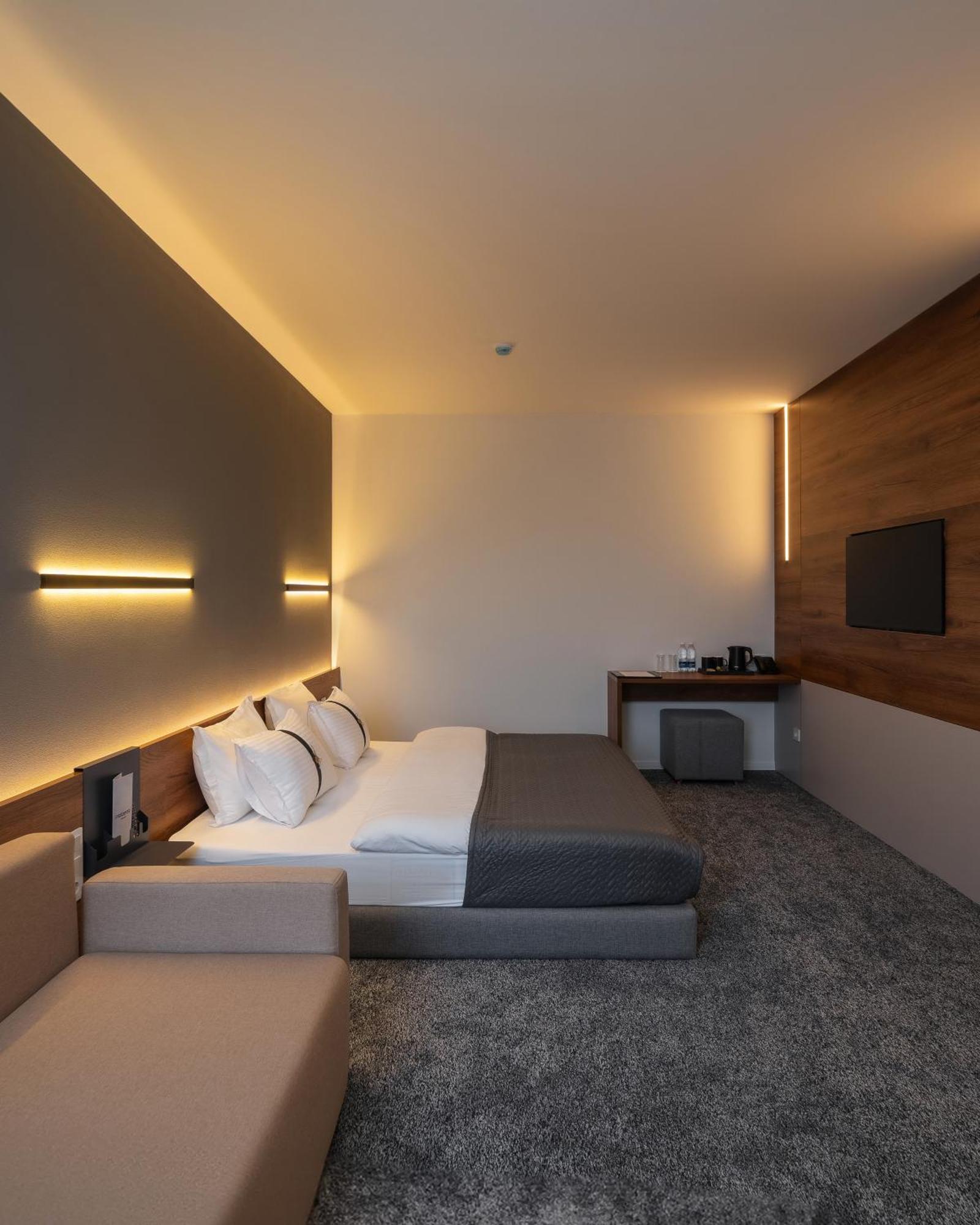 Duo Hotel By Futuro Bishkek Exterior foto
