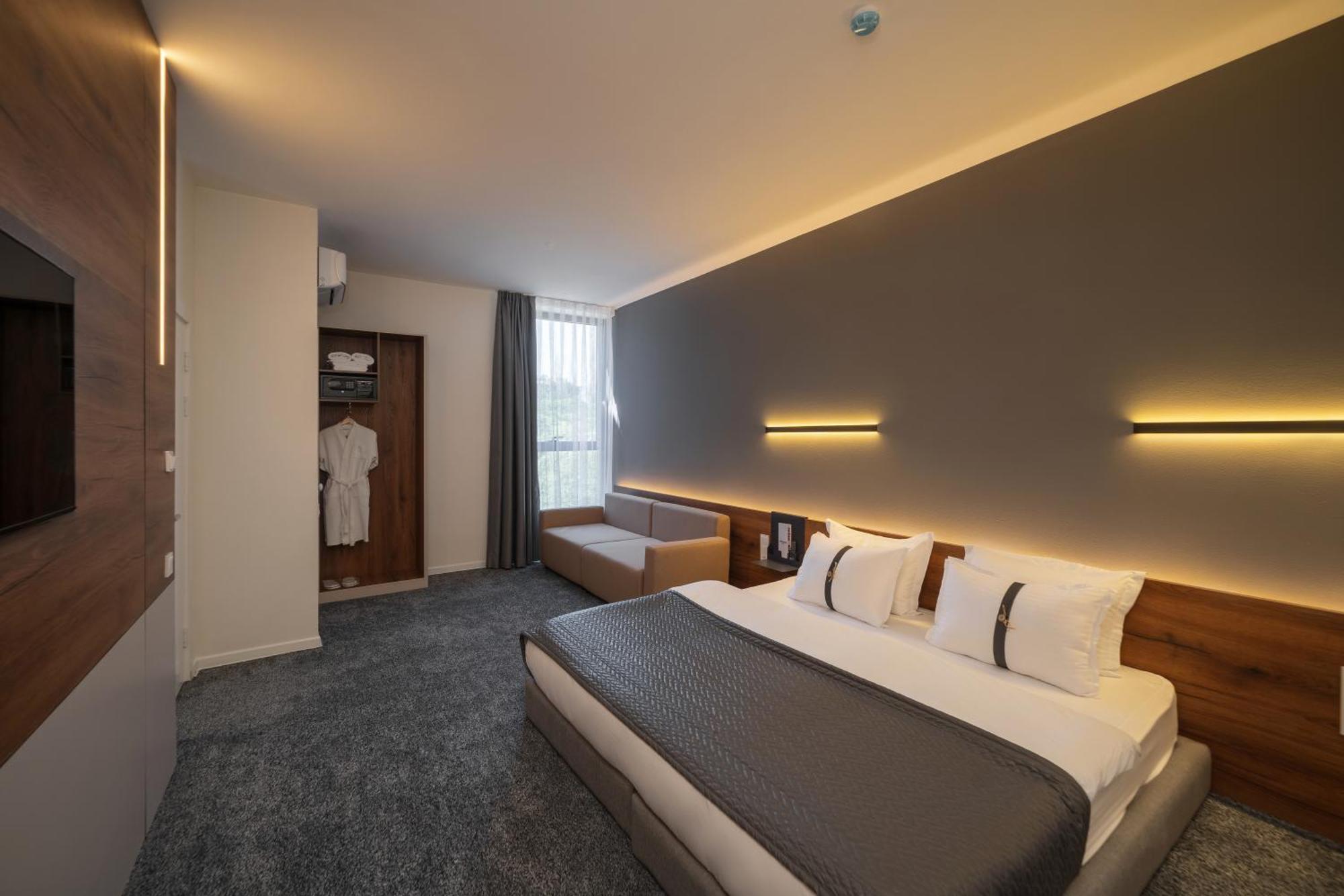 Duo Hotel By Futuro Bishkek Exterior foto