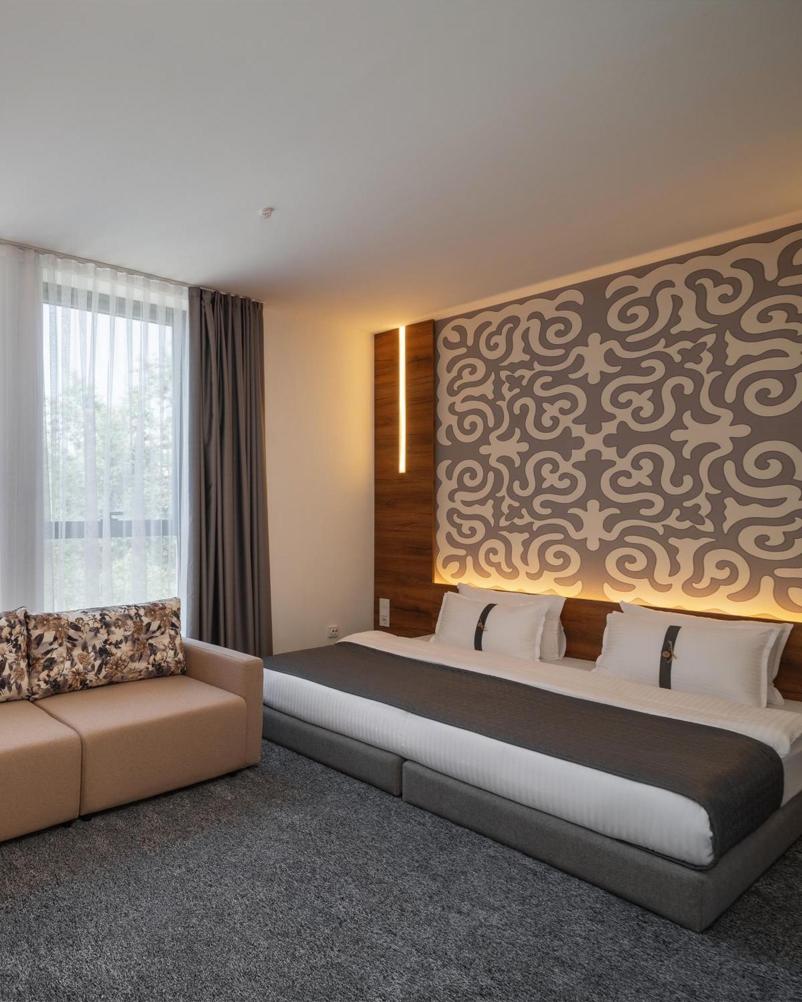 Duo Hotel By Futuro Bishkek Exterior foto