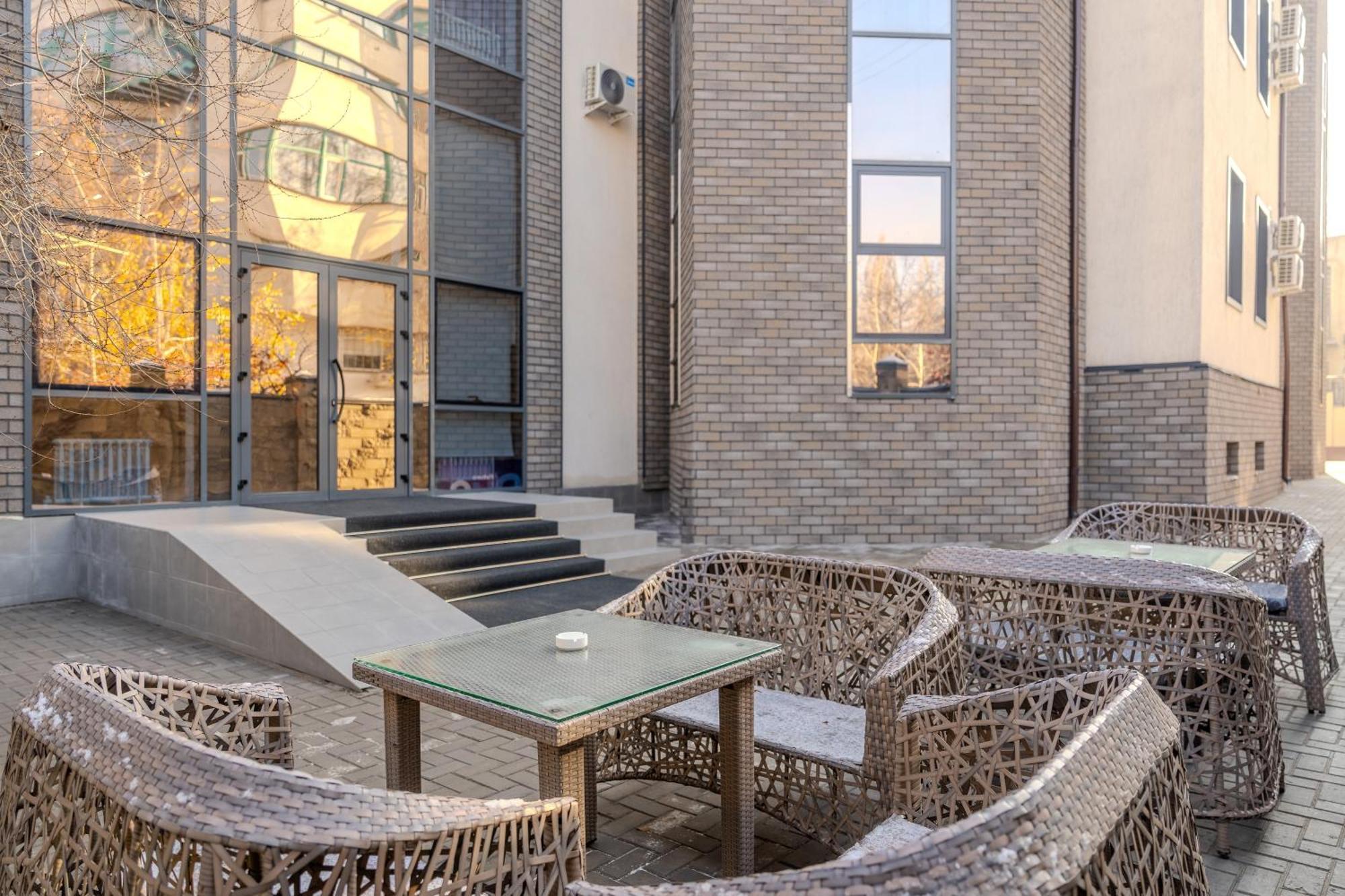 Duo Hotel By Futuro Bishkek Exterior foto